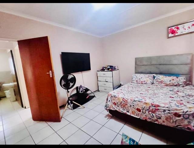 3 BEDROOM HOUSE FOR SALE IN VANDERBIJLPARK CE 3